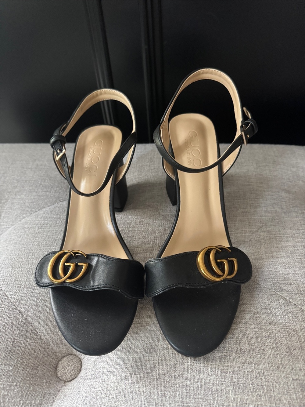 Black Leather GG Logo Sandals Sz 38 **New**